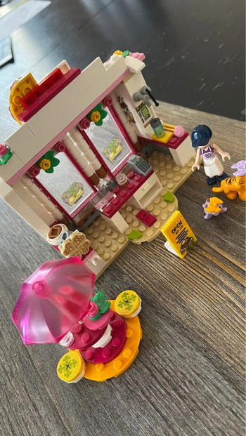 Lego Friends café