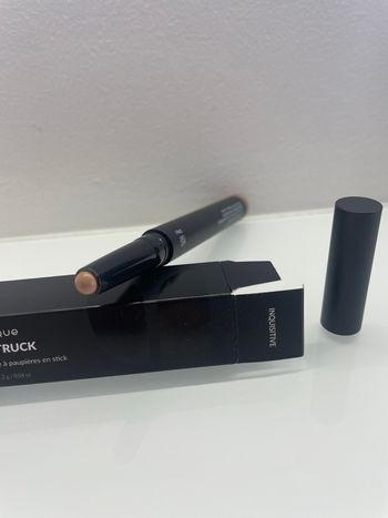 Ombre en stick Inquisitive Younique