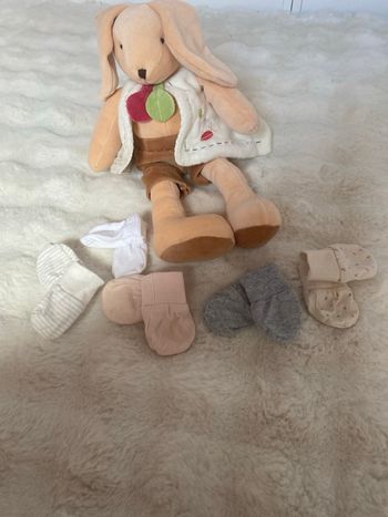 5 lots de mouffles plusieurs marques kiabi et autres