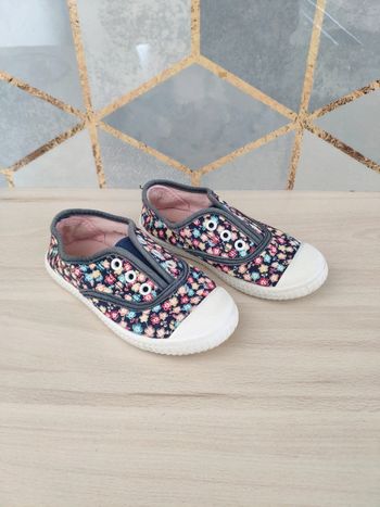 Chaussures baskets en toile fleurs fleuries taille 26