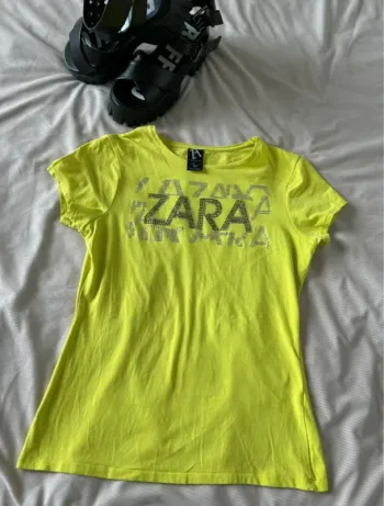 Tee shirt Zara vert anise strass taille L