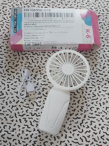 Mini ventilateur portable kawaii USB rechargeable – Blanc 🎀