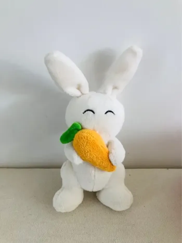 Peluche lapin prizee neuve avec sa carotte - photo numéro 4