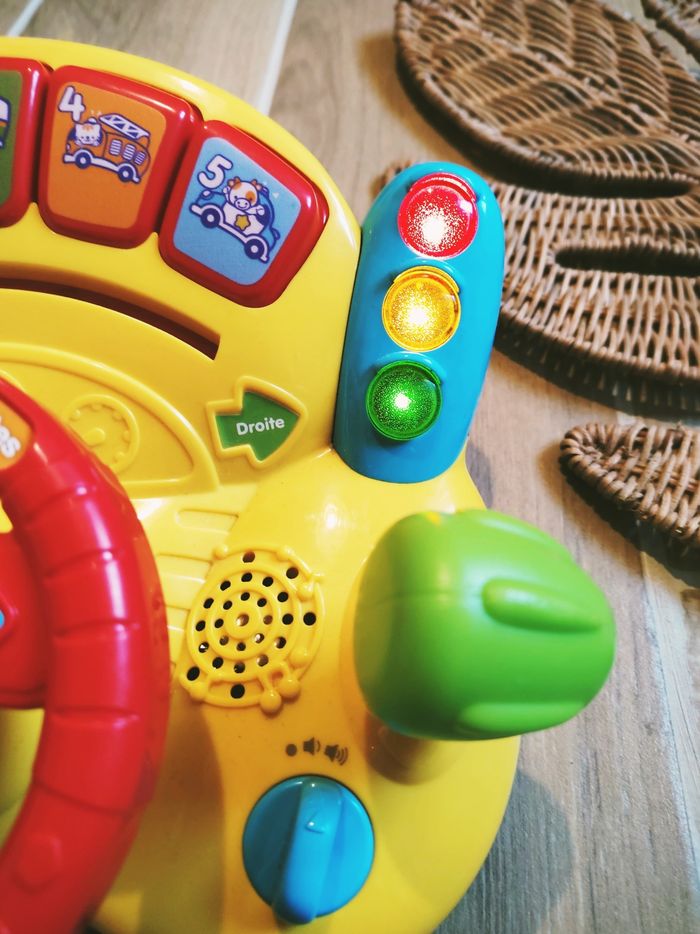 🚗Tableau de bord voiture/Volant Vroum Vroum électronique sonore et lumineux marque Vtech - photo numéro 2