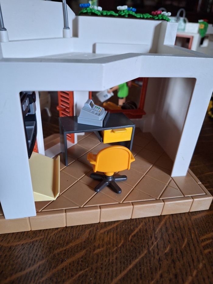 Playmobil 5432 + voiture 5436 + voiturette Offerte - photo numéro 9