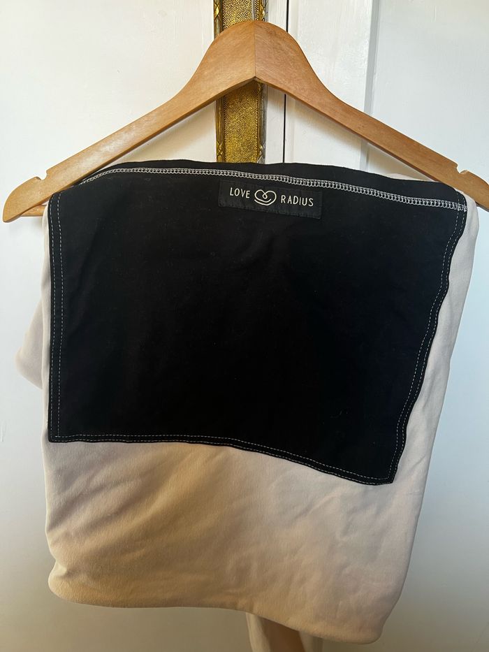 Écharpe de portage beige LOVE RADIUS