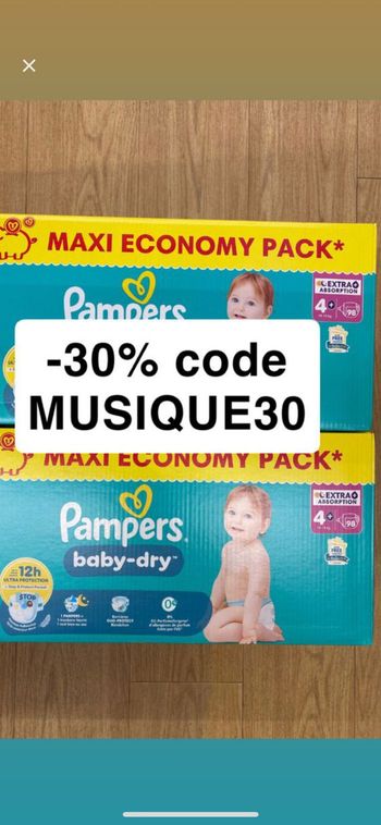 Deux cartons de couches Pampers taille 4+