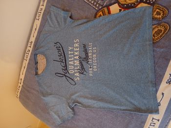 3 tee-shirts manches courtes Taille S.