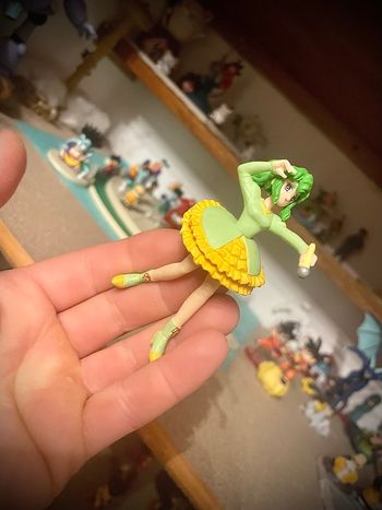 Figurine gashapon fille manga