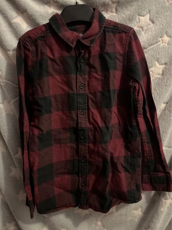 Chemise à carreaux rouge et noir