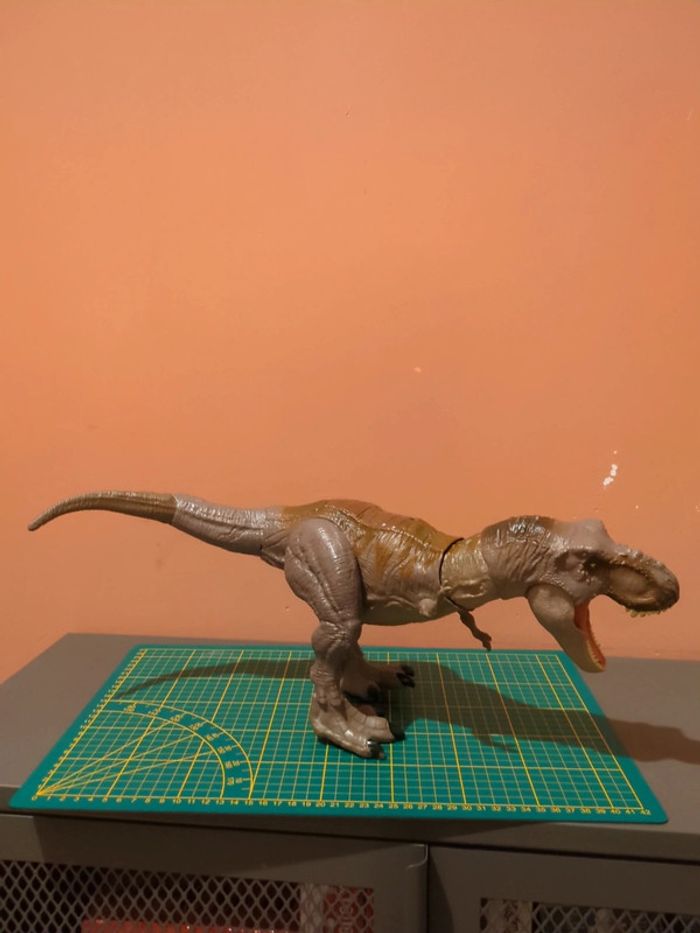 t rex jurassic world figurine - photo numéro 3