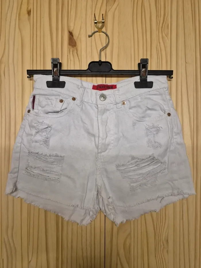 Short jeans