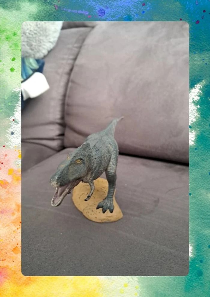 Dinosaure sur socle - photo numéro 4