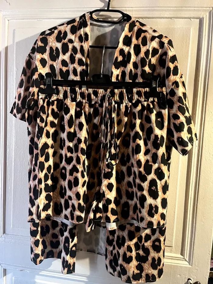 Ensemble veste short leopard taille XL - photo numéro 2
