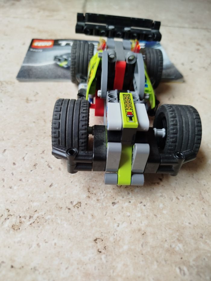 lego technics voiture  moteur à friction Num.42 072 - photo numéro 2