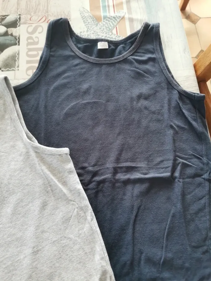 Lot de 2 débardeurs taille 170 176 - photo numéro 2