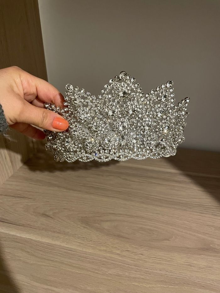 Diadème avec des strass - photo numéro 2