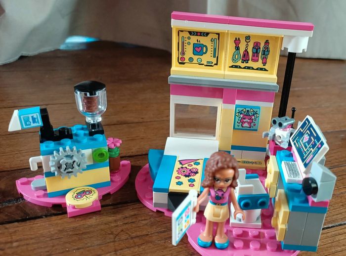 Lego friends 41329 la chambre labo d'olivia