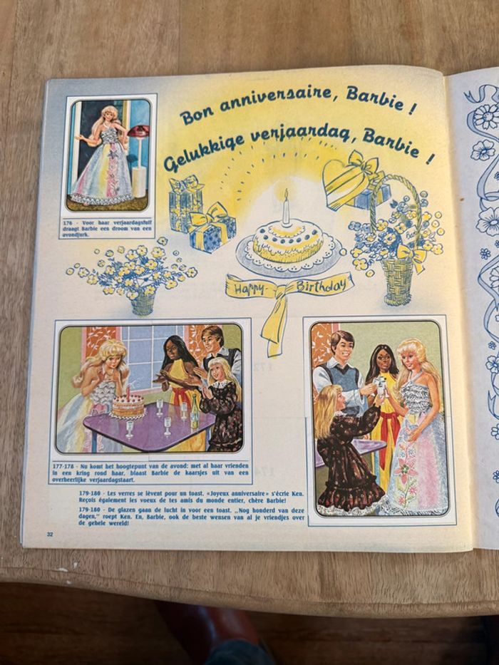 Album Panini ancien vintage complet Barbie Poupée Un monde en rose - photo numéro 14