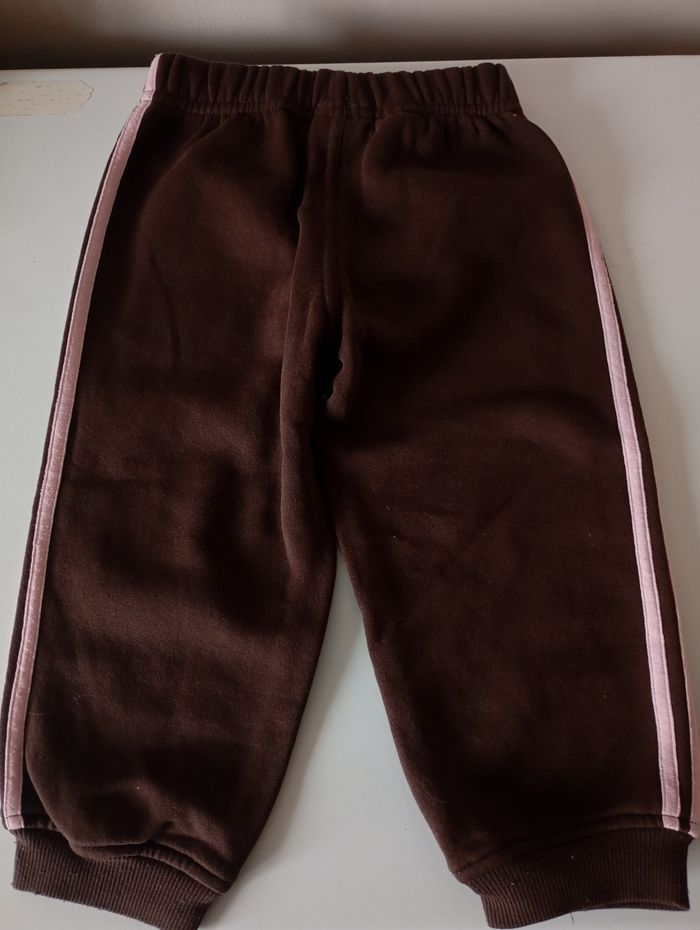 Ensemble survêtement jogging. 2 ans . Adidas. Rose  blanc marron . Coton polyester. Très bon état - photo numéro 9