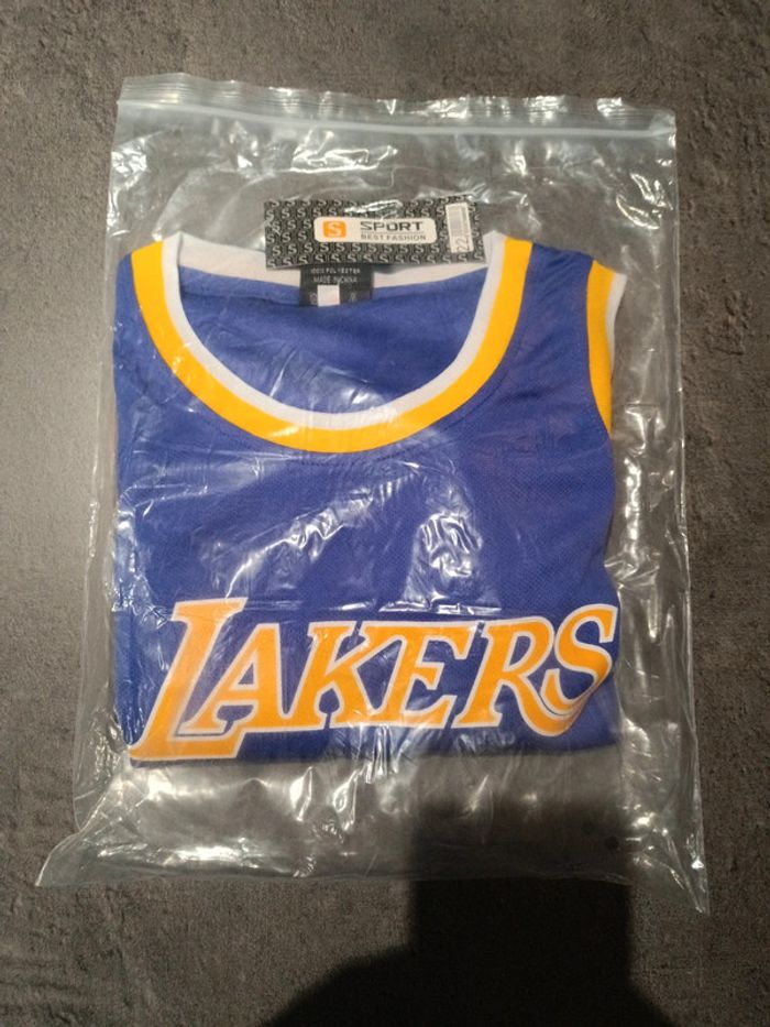 Tenue NBA Los Angeles Lakers LeBron James violet t.22 - photo numéro 5