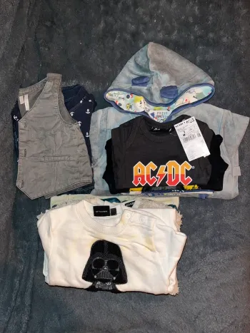 Lot vêtements 3/6 mois