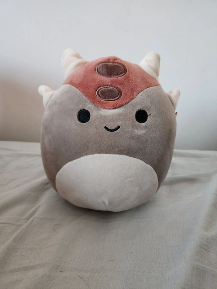 Squishmallows dinosaure