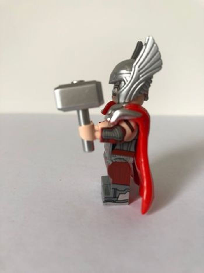 Figurine type lego Jane Foster. Marvel - photo numéro 3