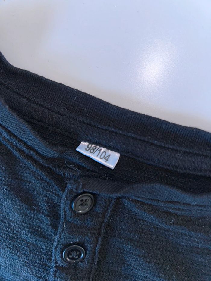 Pull fin noir 4 ans - photo numéro 2