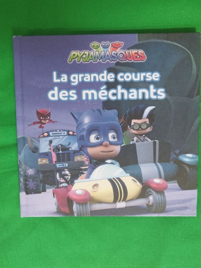 Livre pyjamasque  la Grande course des méchants