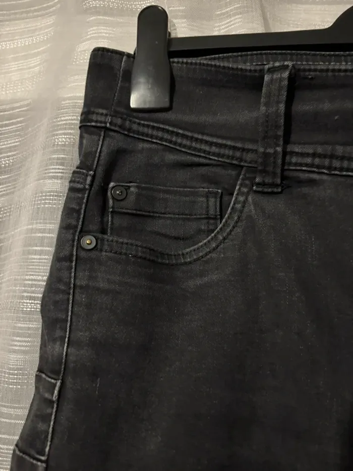 Jeans slim noir - photo numéro 4