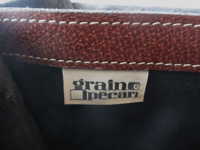 Sacoche marron Grain Pécari en croûte de cuir de vache avec poignée de transport - photo numéro 5