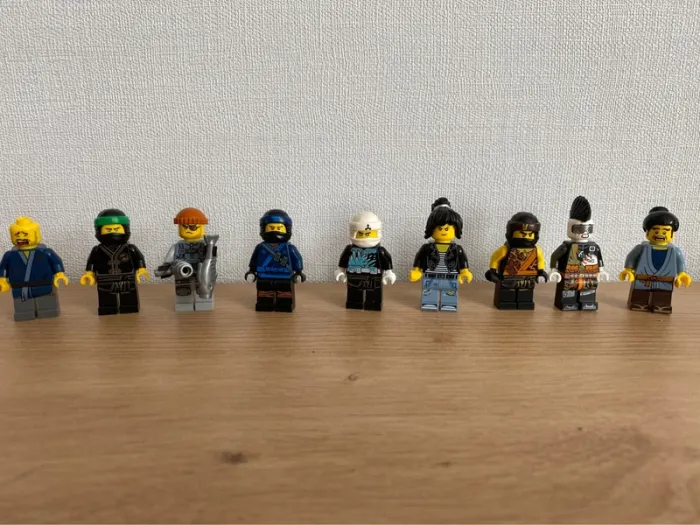 Lot de 9 figurines lego ninjago