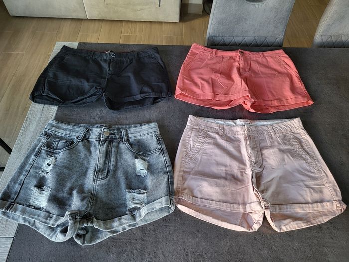 Lot 4 shorts taille 38