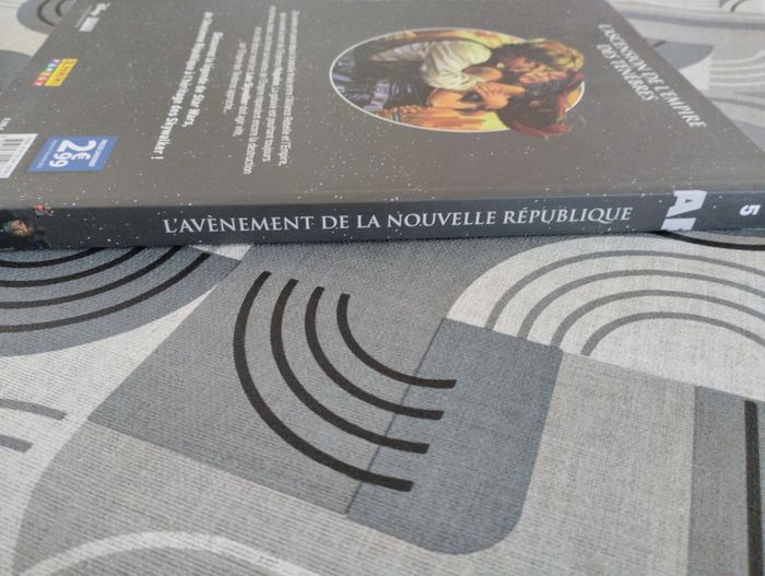 livre neuf Star Wars l'avènement de la nouvelle république - photo numéro 3