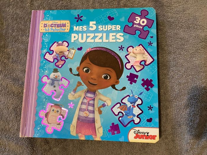 Livre Disney puzzle Docteur la peluche