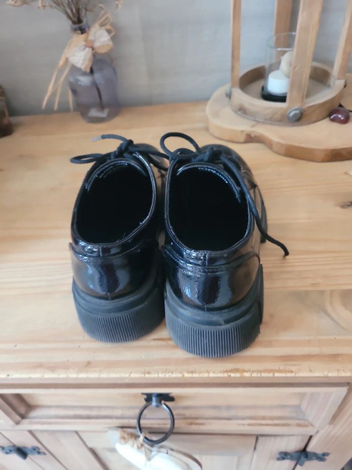 Chaussures fille vernis noir pointure 36 - photo numéro 4