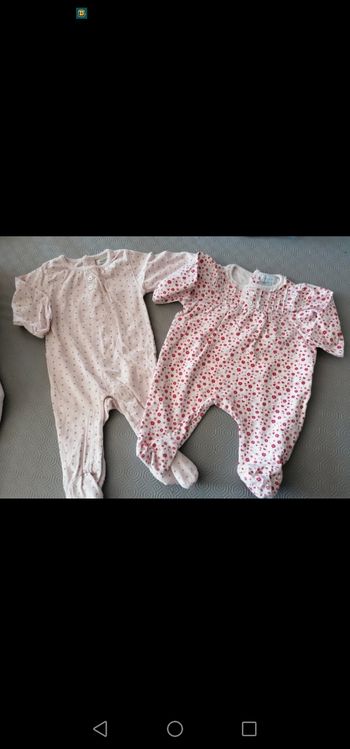 2 pyjamas