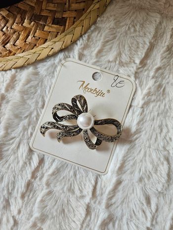 Broche noeud neuve
