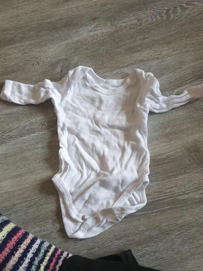 Lot body 6mois - photo numéro 4
