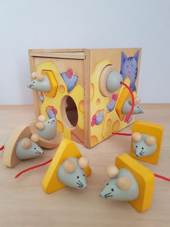 Chelona boîte à formes en bois Mouse box