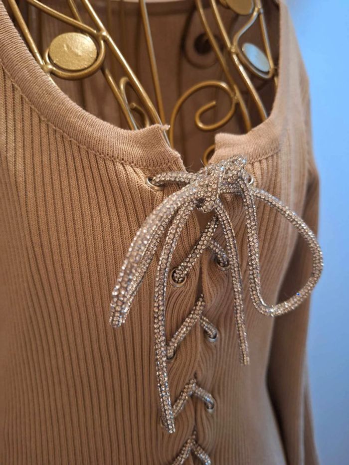 Pull tunique & laçage en strass - photo numéro 2
