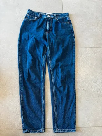 Jean Mango, taille 36, très bon état , 38x95cm