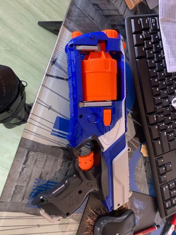 Nerf strongarm