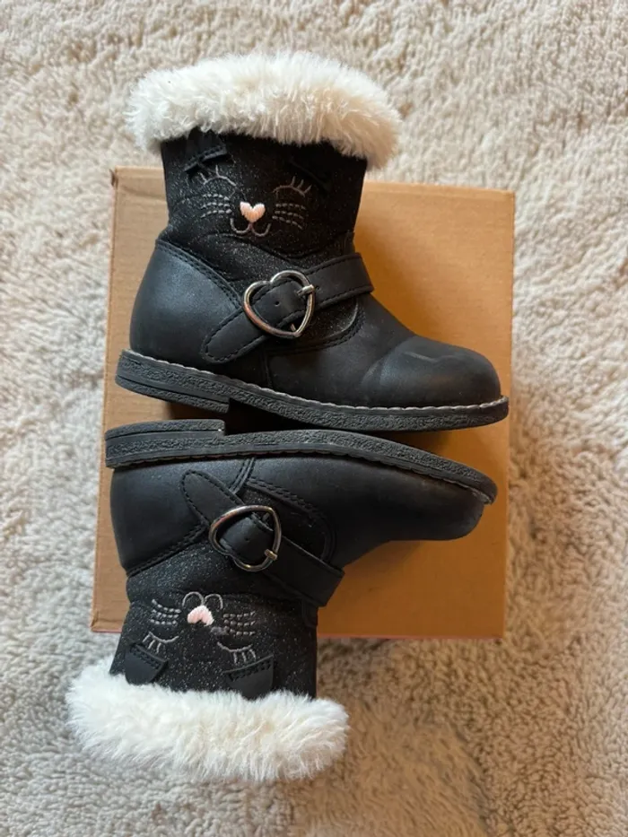 Bottines noires T.24 - photo numéro 3