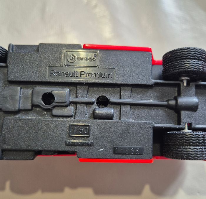 Véhicule miniature echelle 1/50 bburago Renault premium camion pompier - photo numéro 5