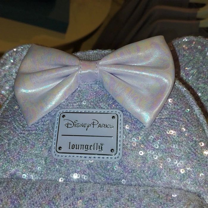 Pick-up Sac Loungefly lavande Disney - photo numéro 5