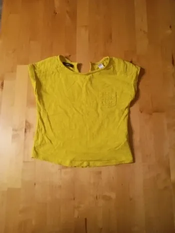 T-shirt jaune