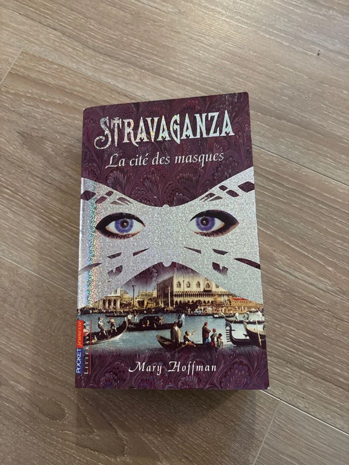 Livre la cité des masques