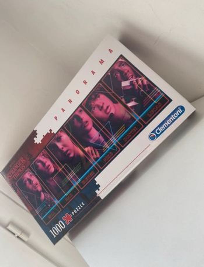 CLEMENTONI Puzzle 1000 pièces panorama Stranger Things